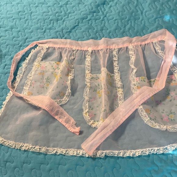 Other - 4 vintage aprons